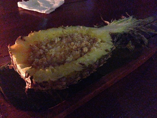 Shaka Hawaiian restaurantのパイナップルの甘い何か